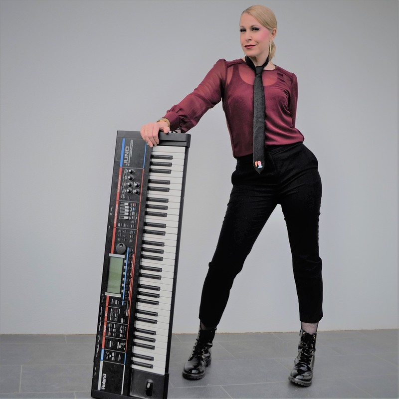 co-lead singer Teresa de Gennaro with Synthesizer