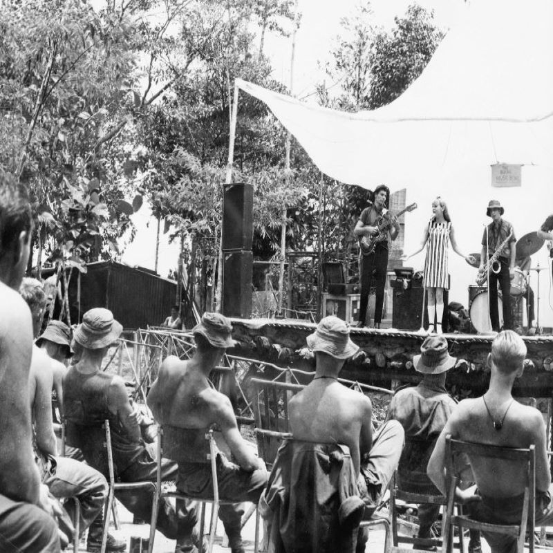 Little Pattie performing for the troops in Vietnam