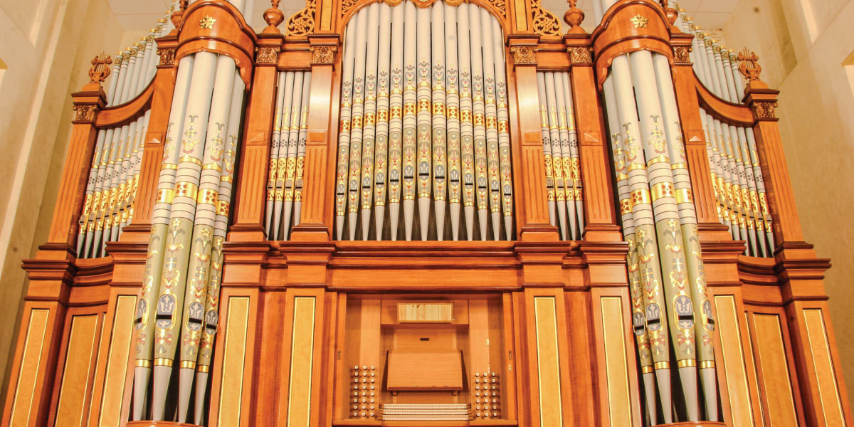 The majestic 1877 Hill and Son Grand Organ situated in the Tanunda Soldiers' Memorial Hall of the Barossa Regional Gallery, a magnificent backdrop for this workshop.