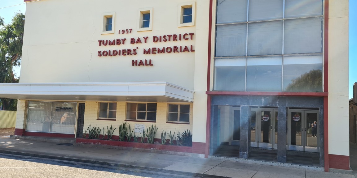 Main entrance to the Tumby Bay District Soldiers' Memorial Hall.